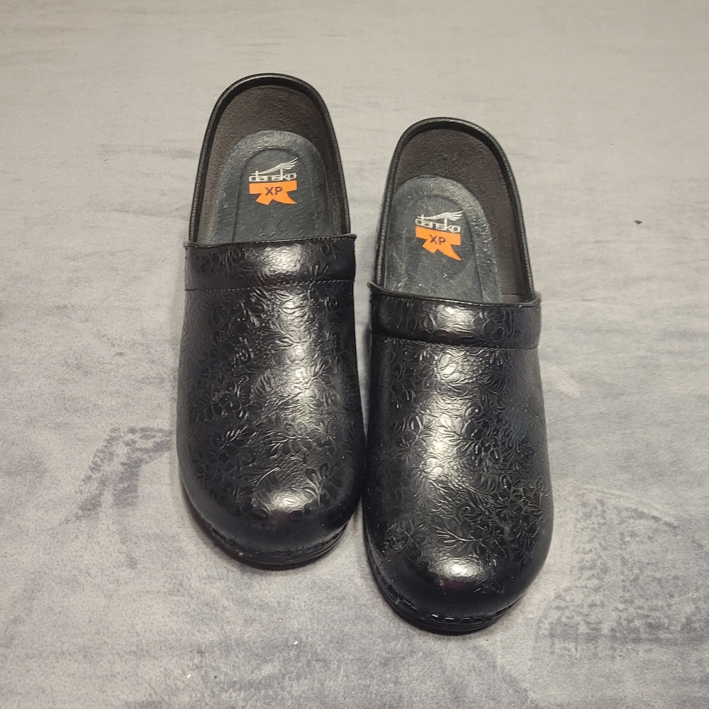Dansko black shoes
